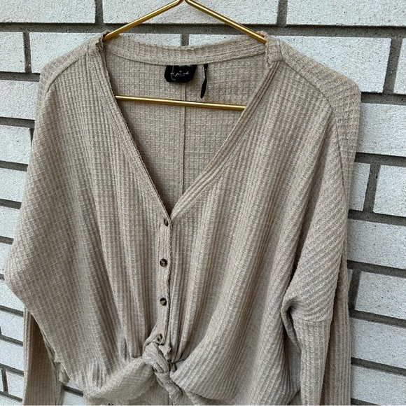 Urban Outfitters Out From Under Jojo Beige Waffle Knit Button Thermal Top M - Picture 5 of 14
